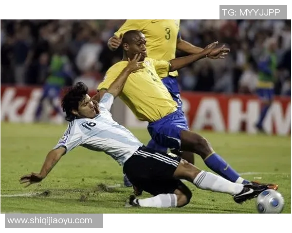 不同足球明星铲球技巧的比较与分析探讨